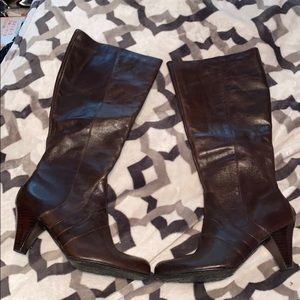 BORN brown supple leather knee boots size 9B